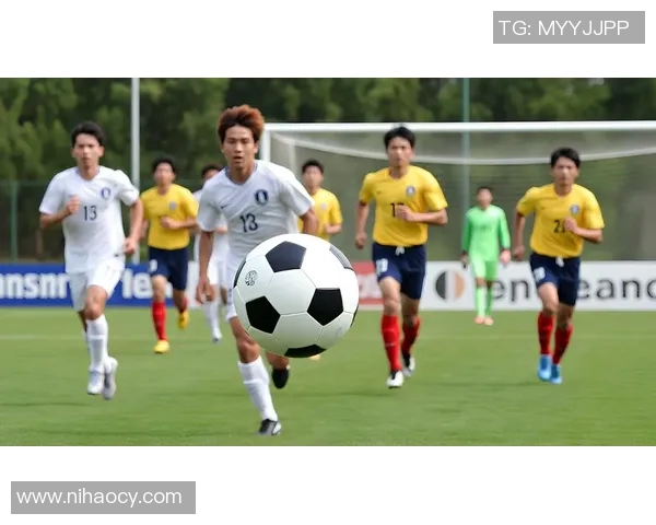 球星亲身示范游泳与足球完美结合的精彩瞬间 球星亲身示范游泳与足球完美结合的精彩瞬间